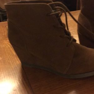 Brown wedges in size 6